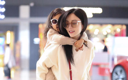 李小璐被嘲乡土风（李小璐风格）