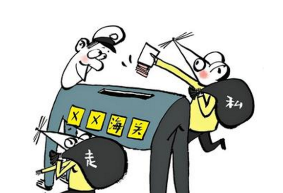 陆丰查获涉嫌走私韩文商标旧服装约10余吨