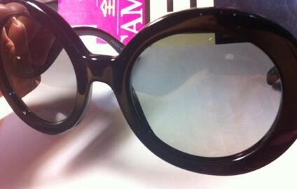 温州瓯海区查获4200副假冒知名品牌商标眼镜成品